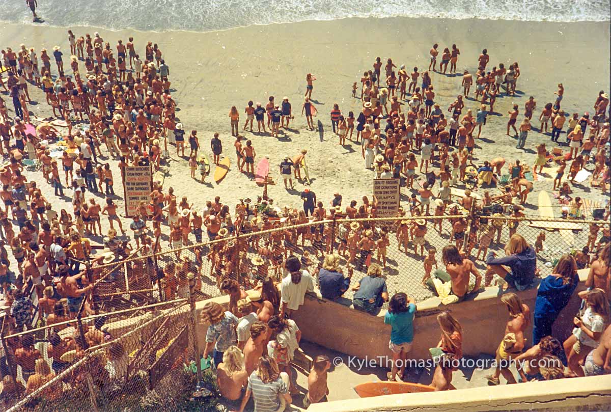 The crowd on the beach at the 1975 Stonesteps Surfing Contest, Encinitas
